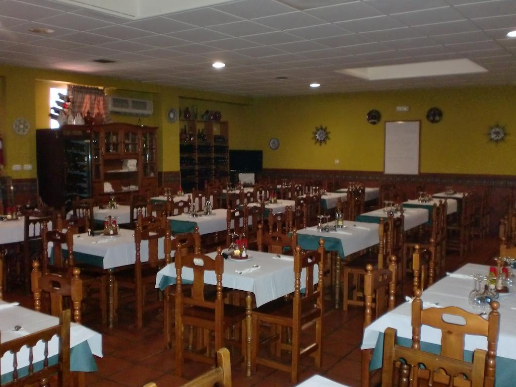 Hostal Las Tres Jotas Alcaracejos Zewnętrze zdjęcie